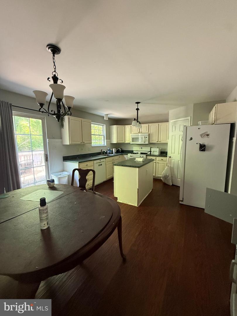 11122 Baskerville Rd Property Photo 4