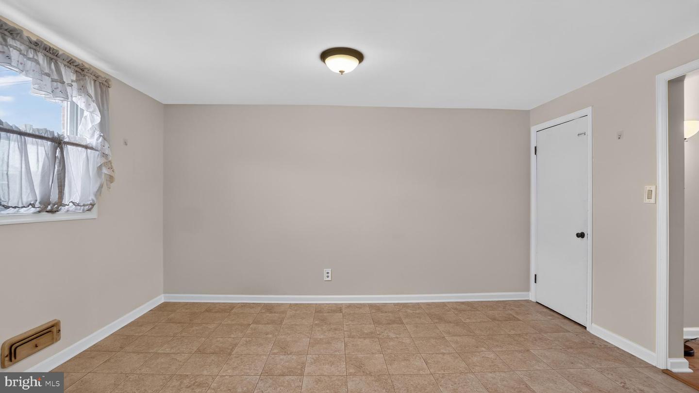 7836 Kavanagh Property Photo 7