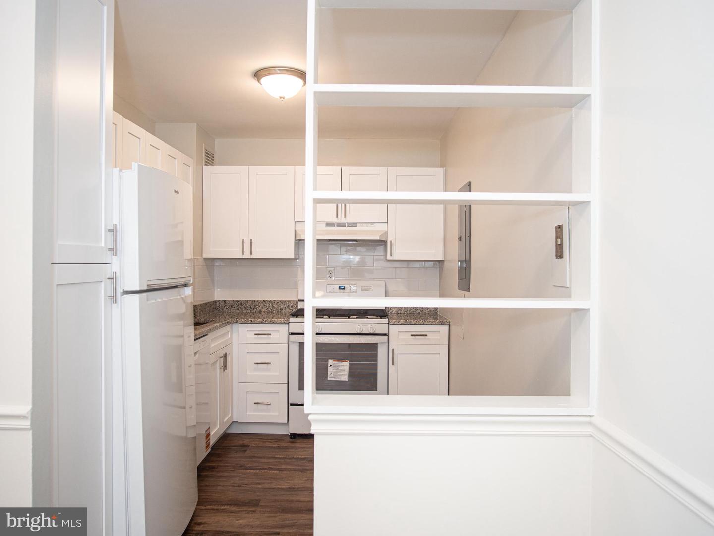 130 Slade Ave #203 Property Photo 2