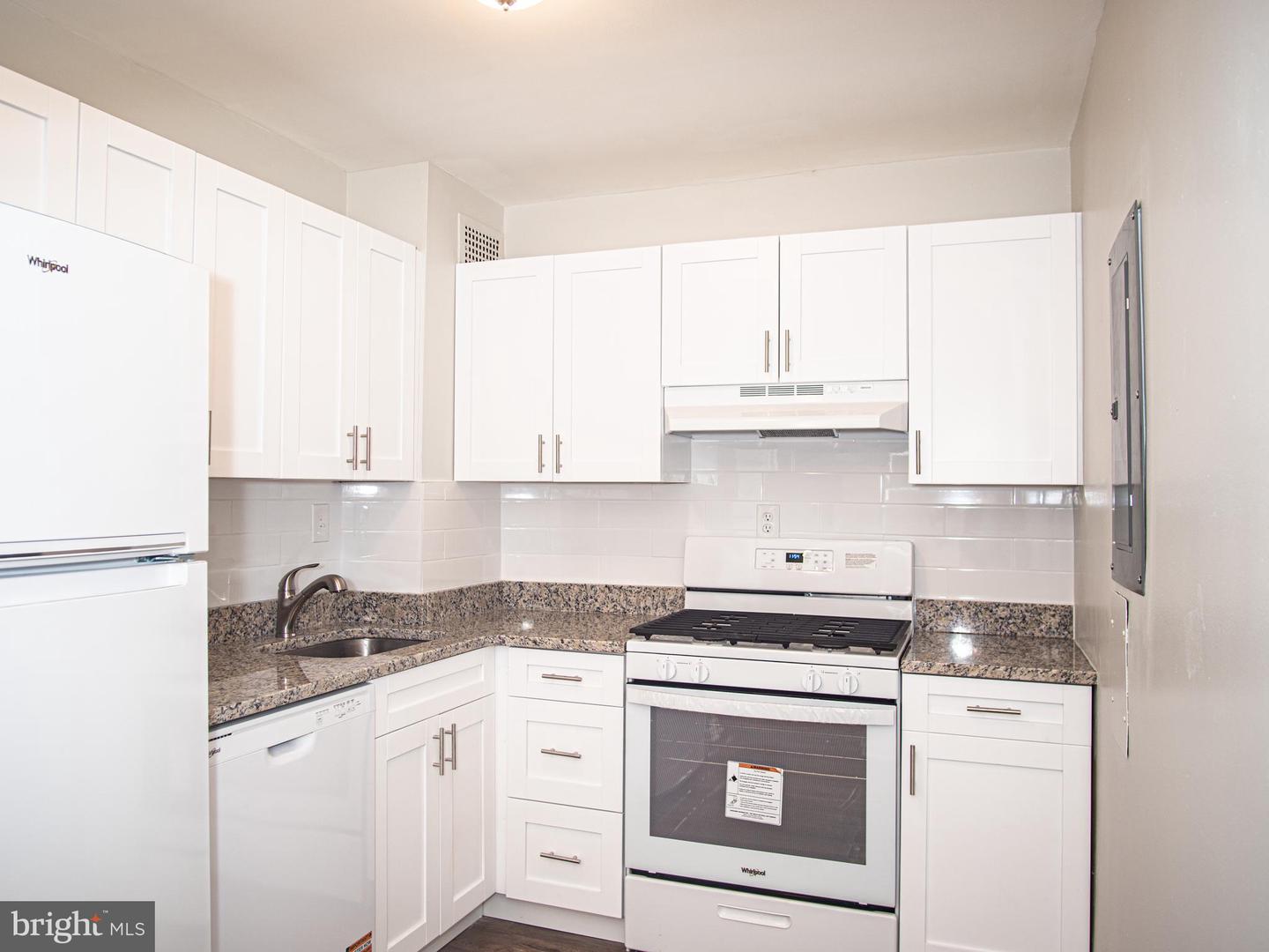 130 Slade Ave #203 Property Photo 3