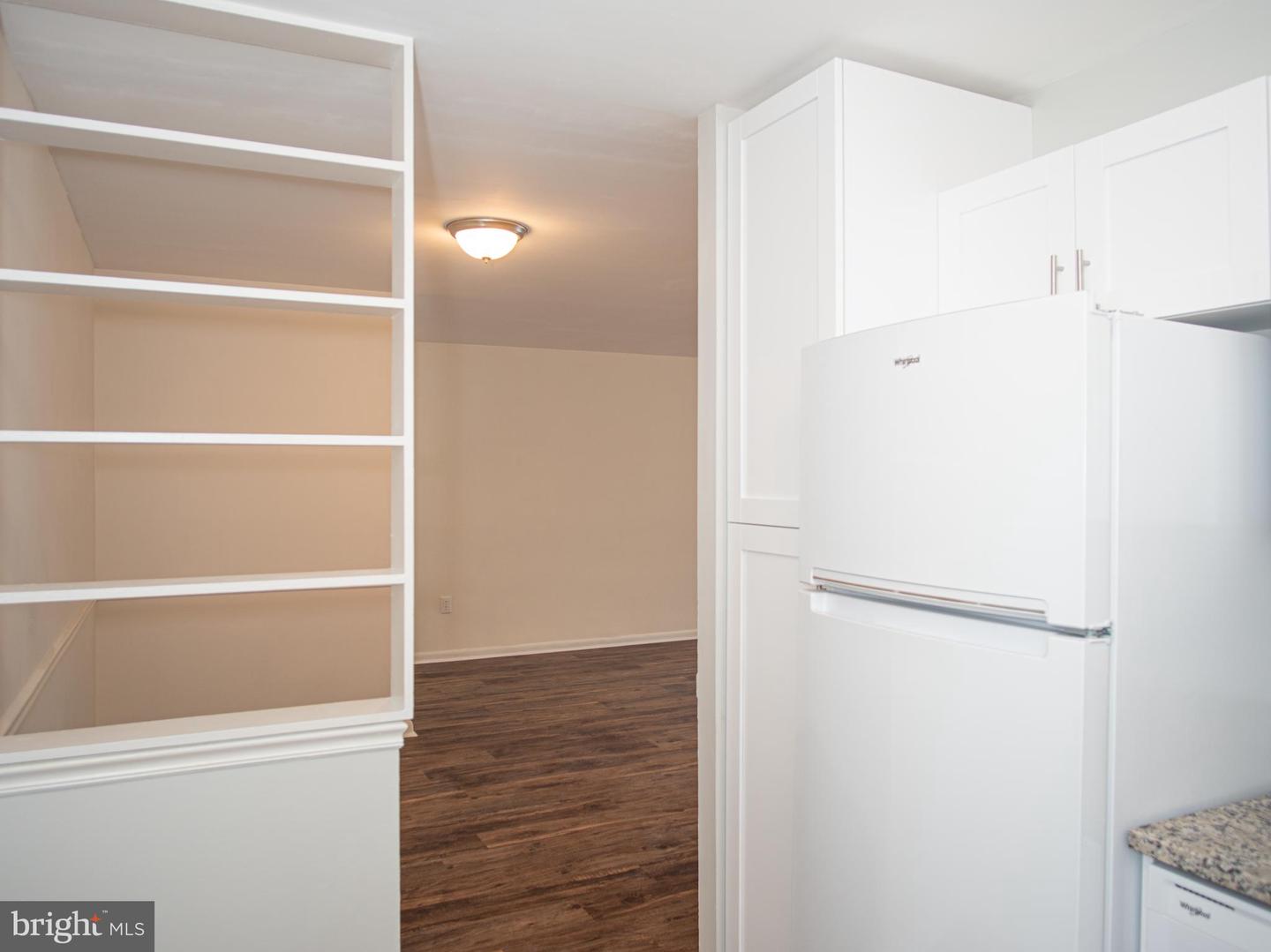 130 Slade Ave #203 Property Photo 6