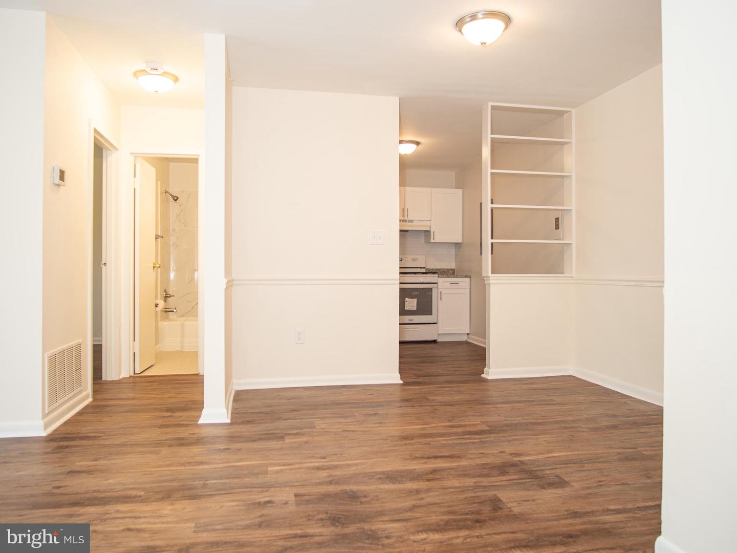 130 Slade Ave #203 Property Photo 8