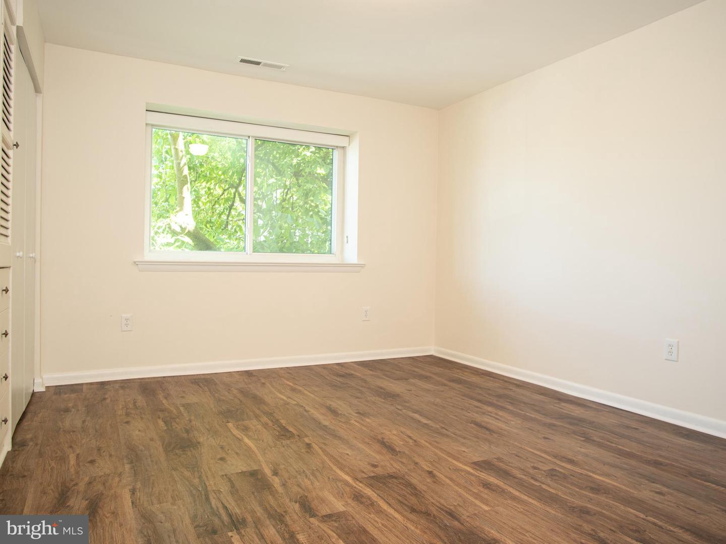 130 Slade Ave #203 Property Photo 15
