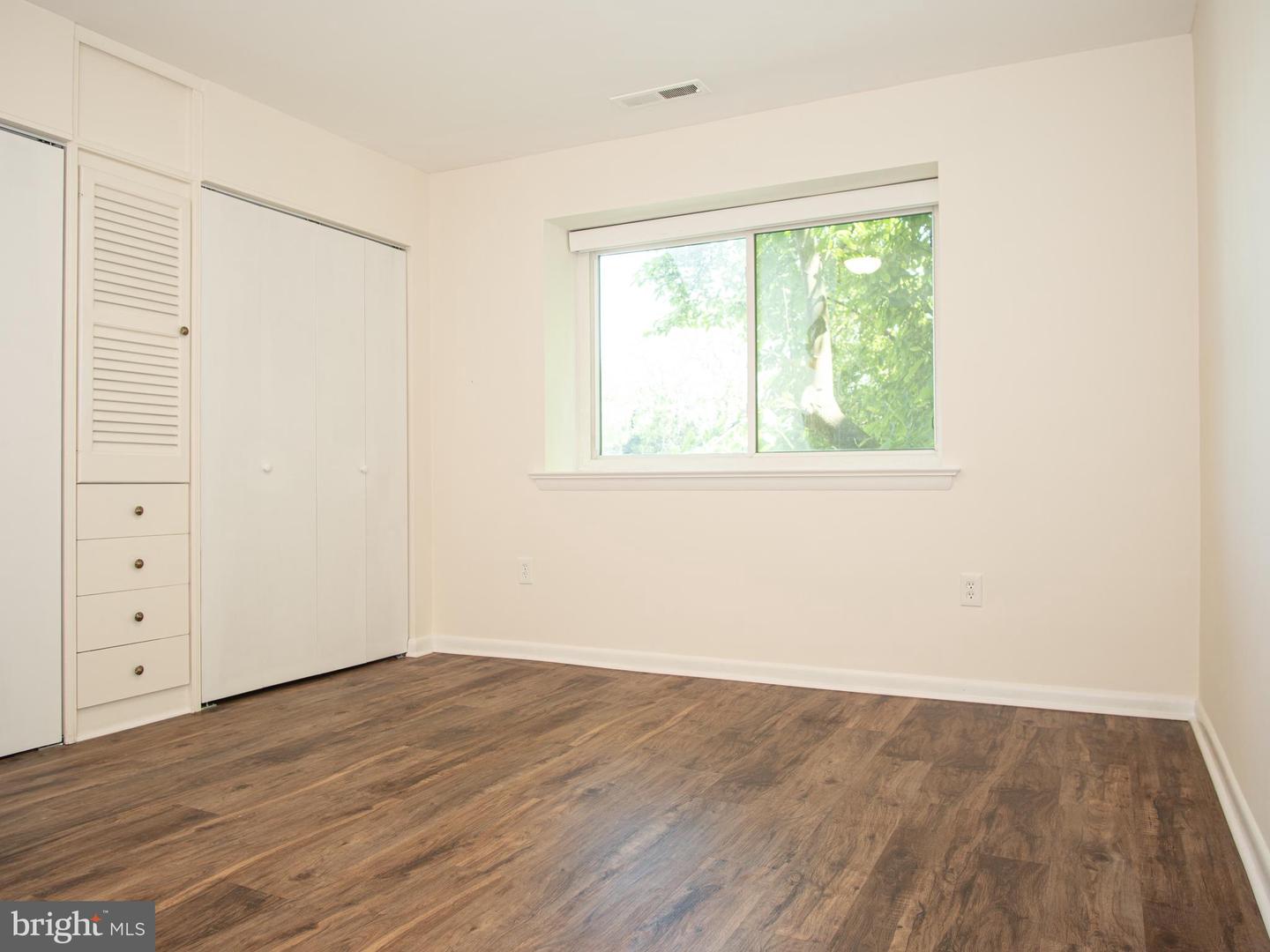 130 Slade Ave #203 Property Photo 16