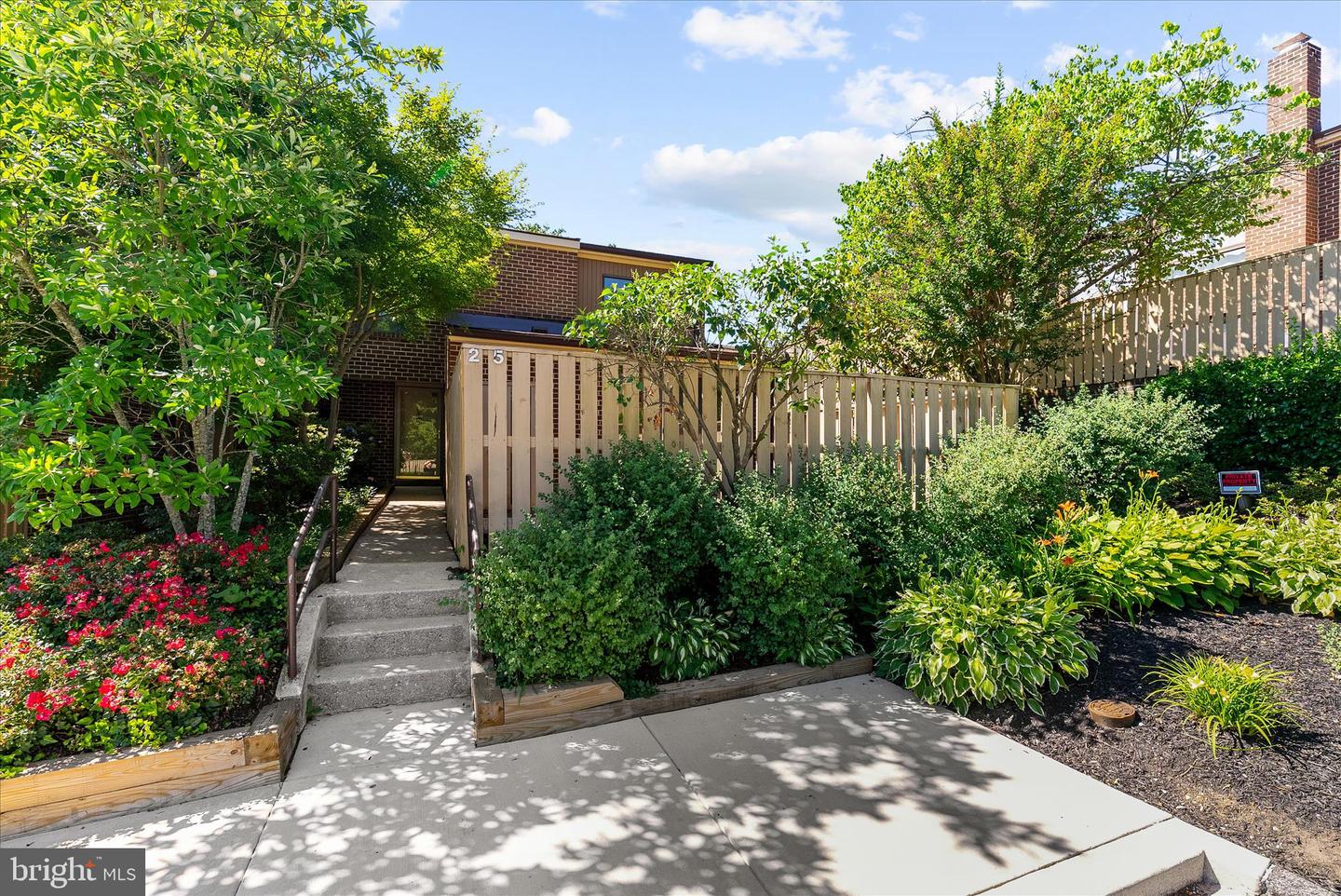 25 TANNER CT #H Property Photo 1