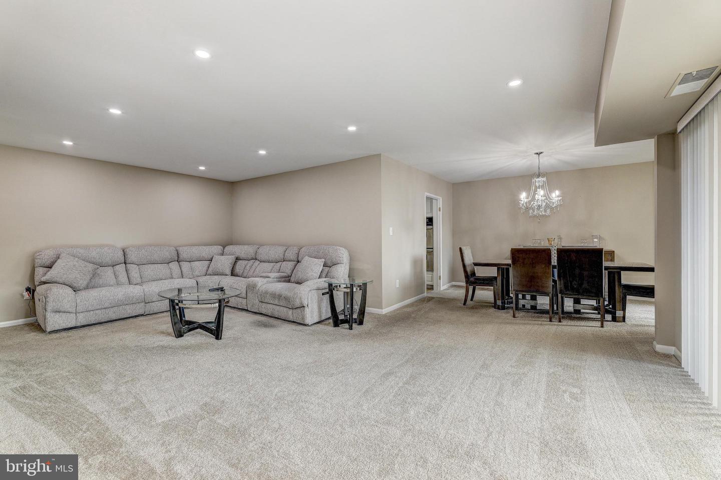 7 SLADE AVE #607 Property Photo 1