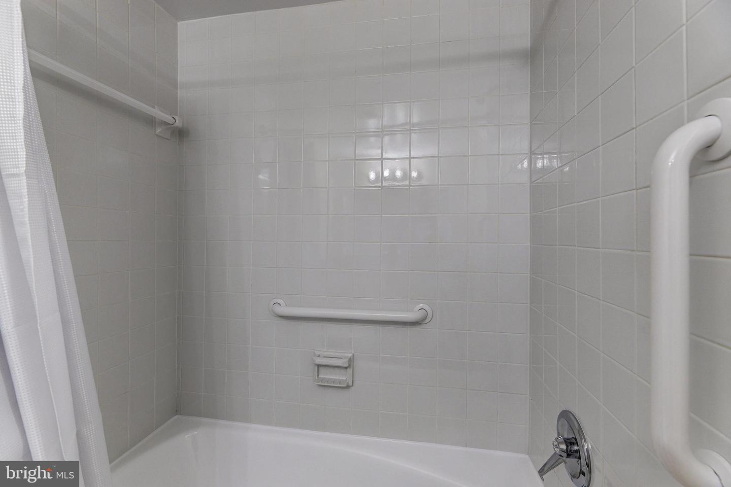 7 Slade Ave #607 Property Photo 17