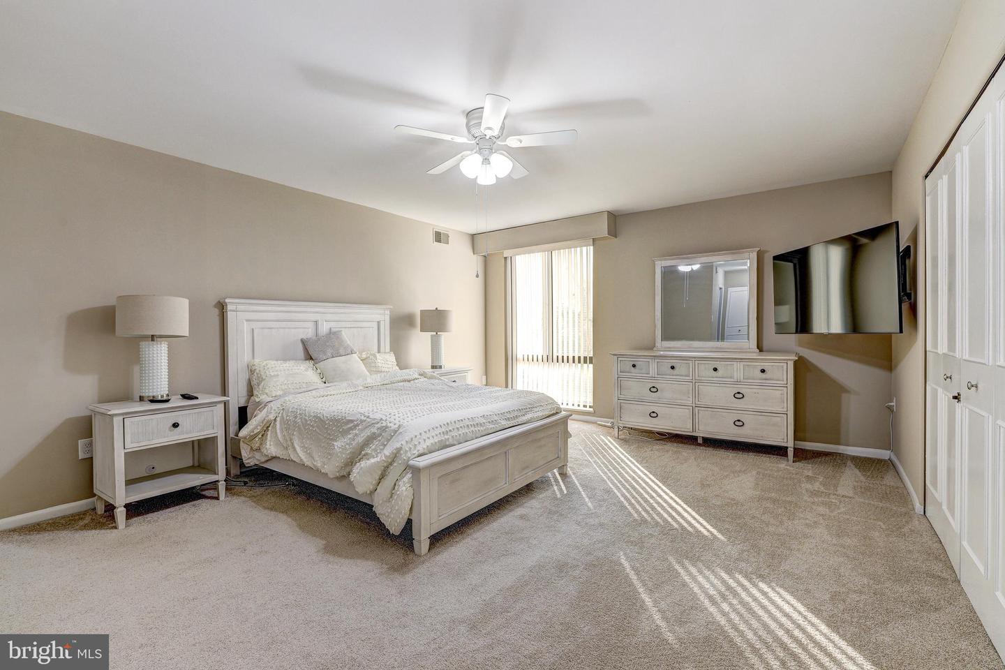 7 Slade Ave #607 Property Photo 19