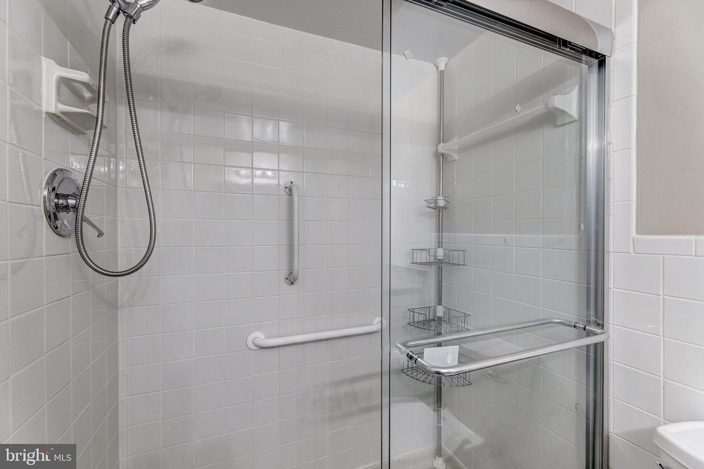 7 Slade Ave #607 Property Photo 22
