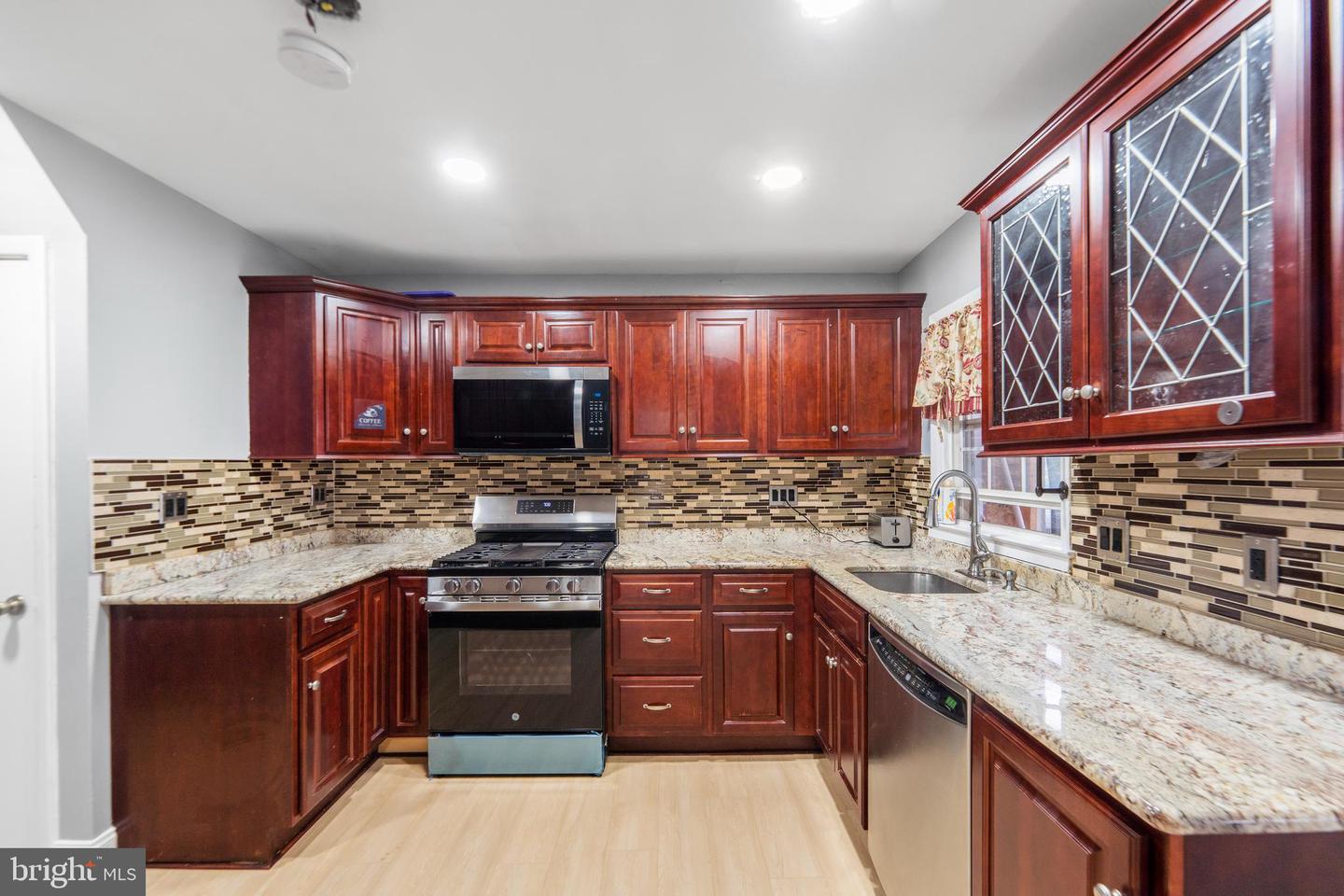 1302 Crownfield Ct Property Photo 18