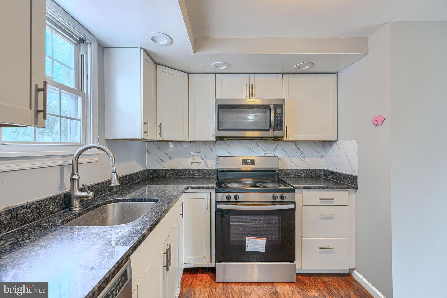 7 Ambolin Ct Property Photo 15