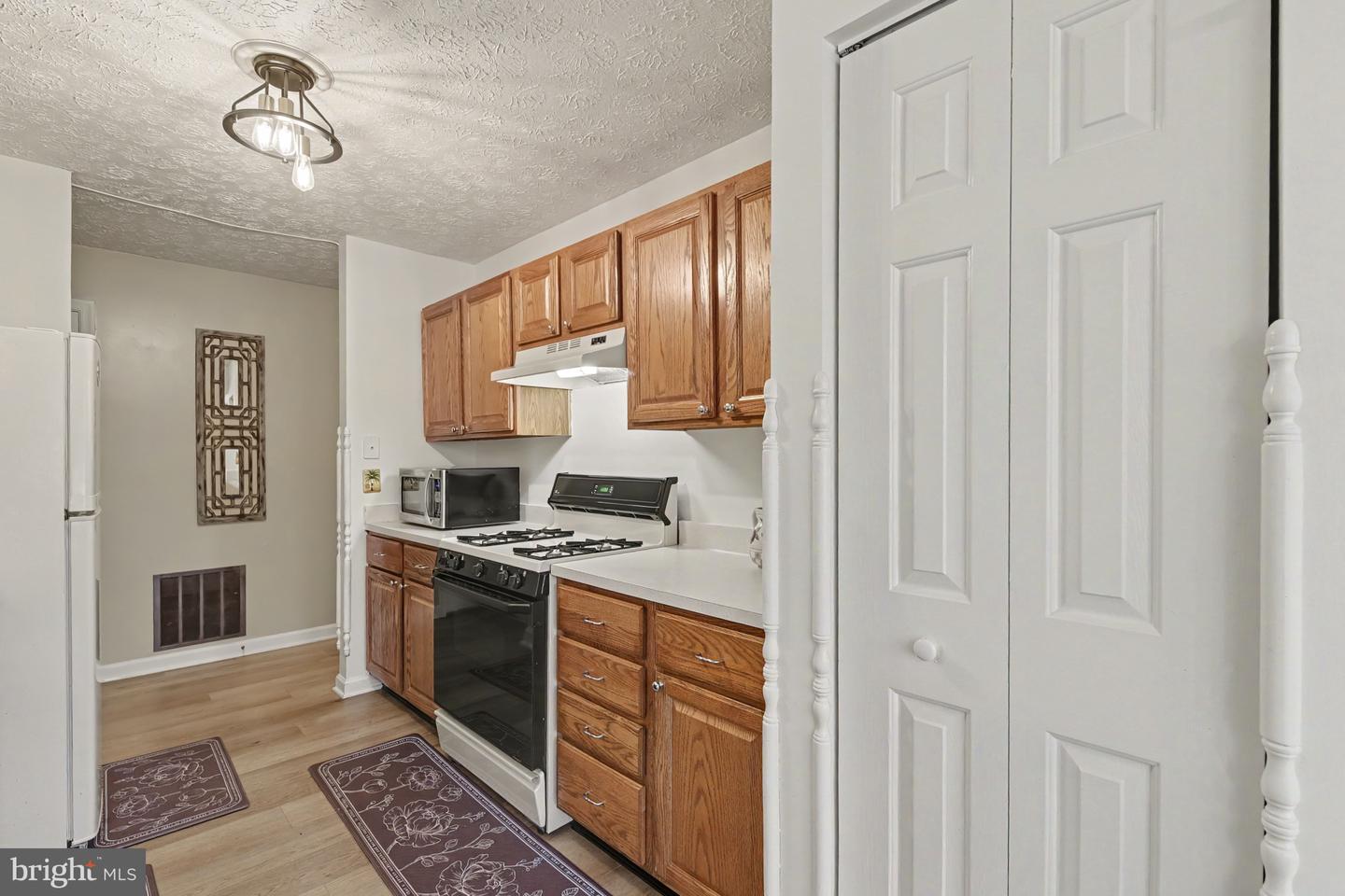 9547 Devonwood Ct #9547 Property Photo 12