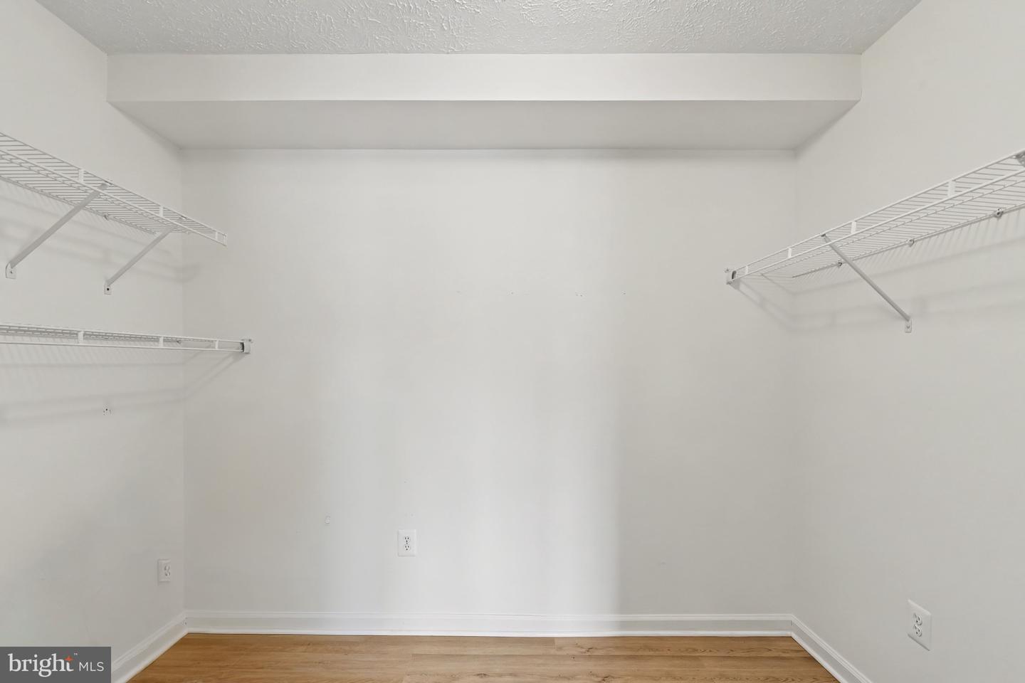 9547 Devonwood Ct #9547 Property Photo 17