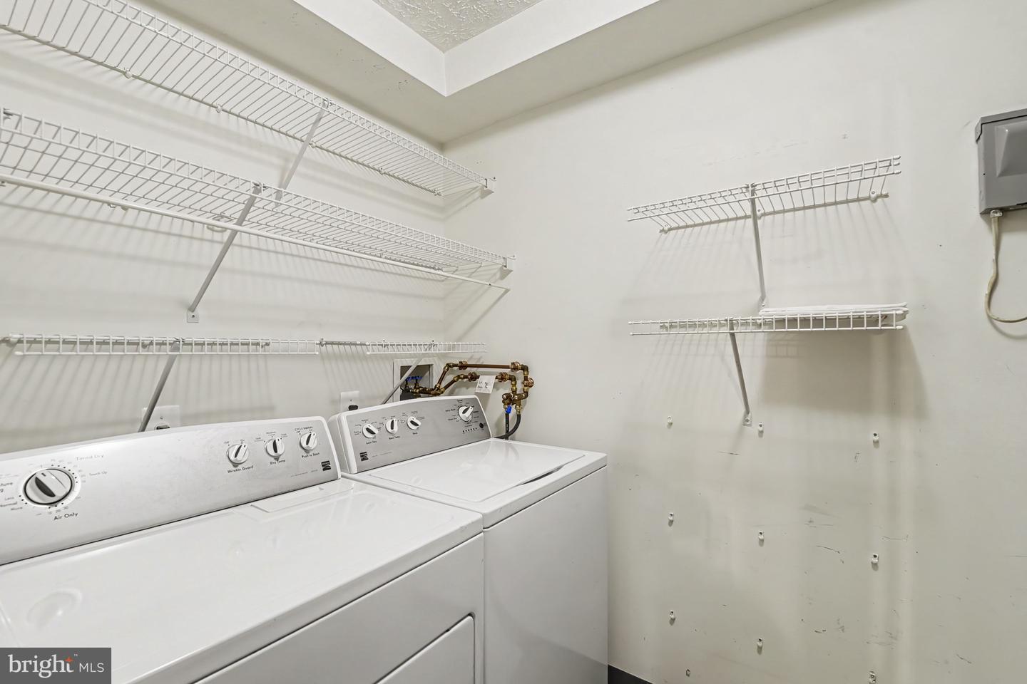 9547 Devonwood Ct #9547 Property Photo 22