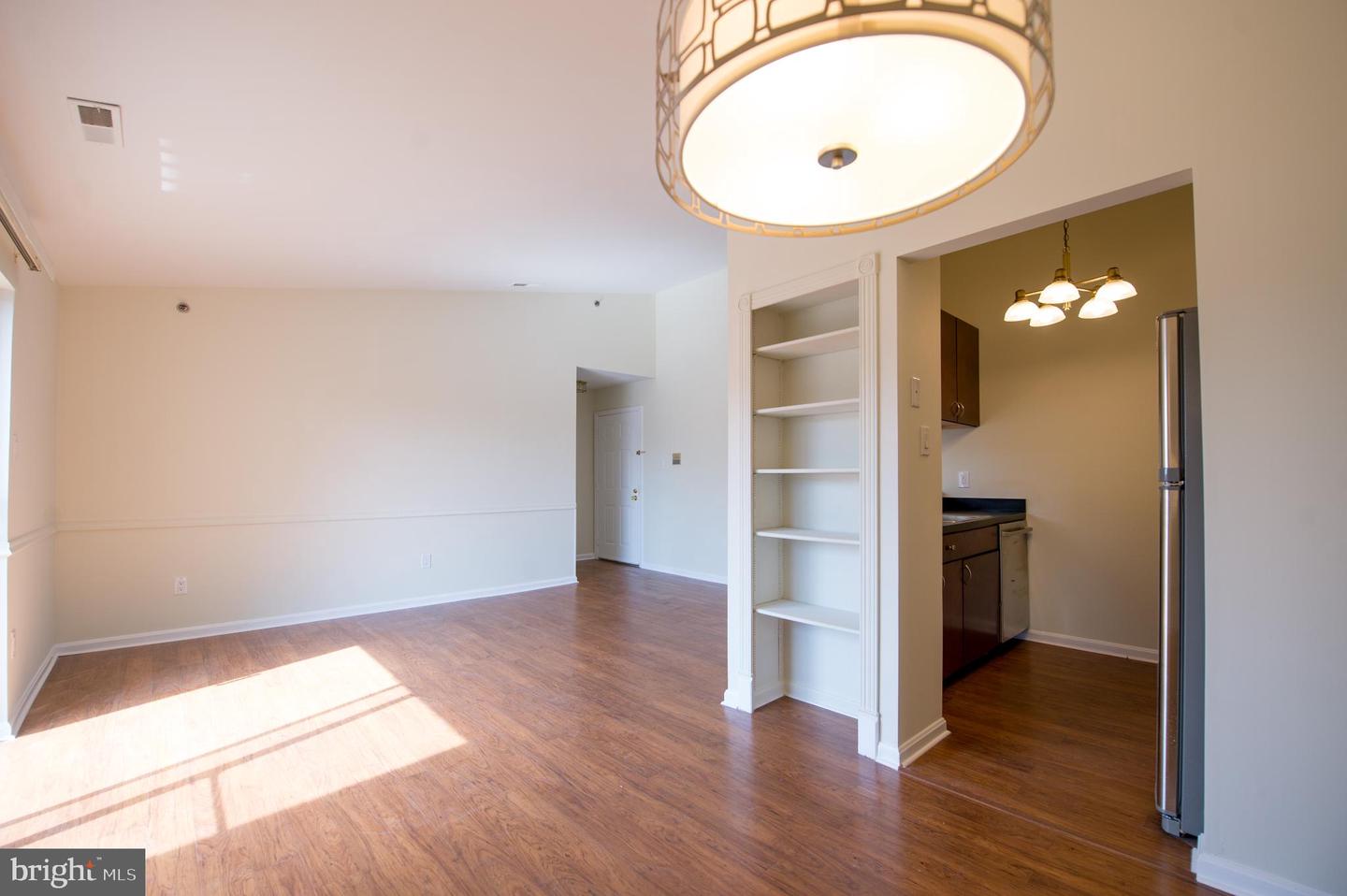 1260 Sugarwood Cir #302 Property Photo 7