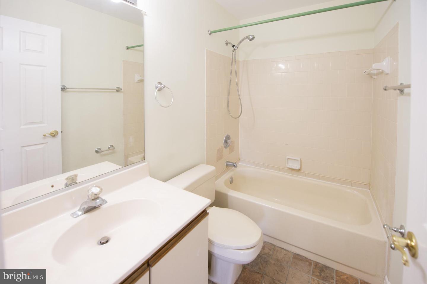 1260 Sugarwood Cir #302 Property Photo 12