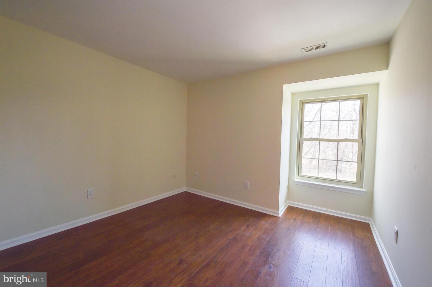 1260 Sugarwood Cir #302 Property Photo 18