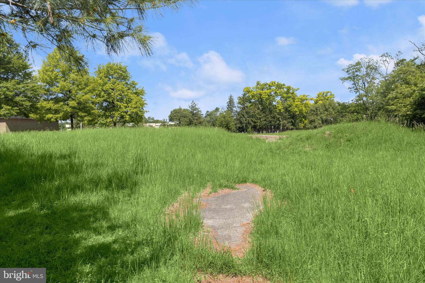 3925 Rolling Rd Property Photo 24