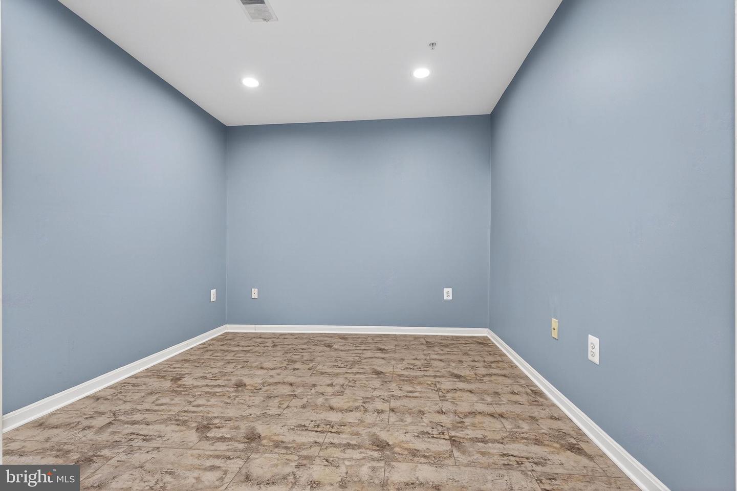 4500 Chaucer Way #101 Property Photo 6