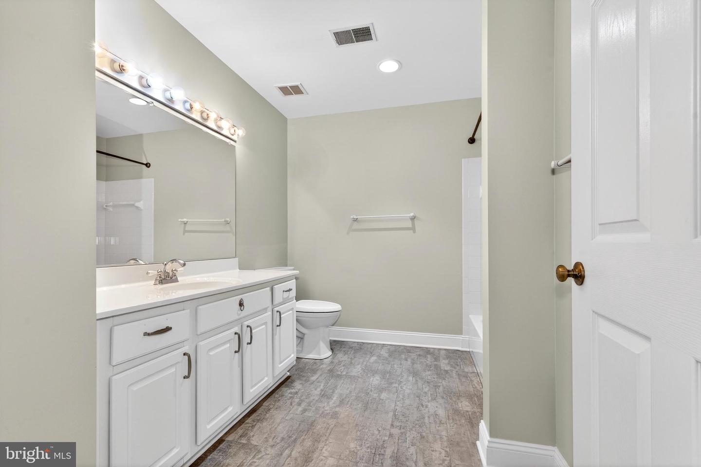4500 Chaucer Way #101 Property Photo 14