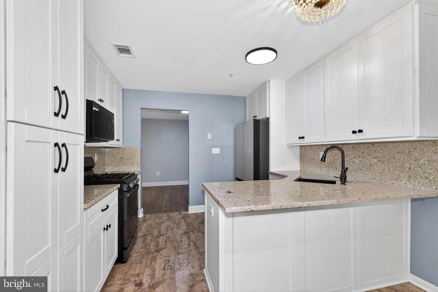 4500 Chaucer Way #101 Property Photo 25