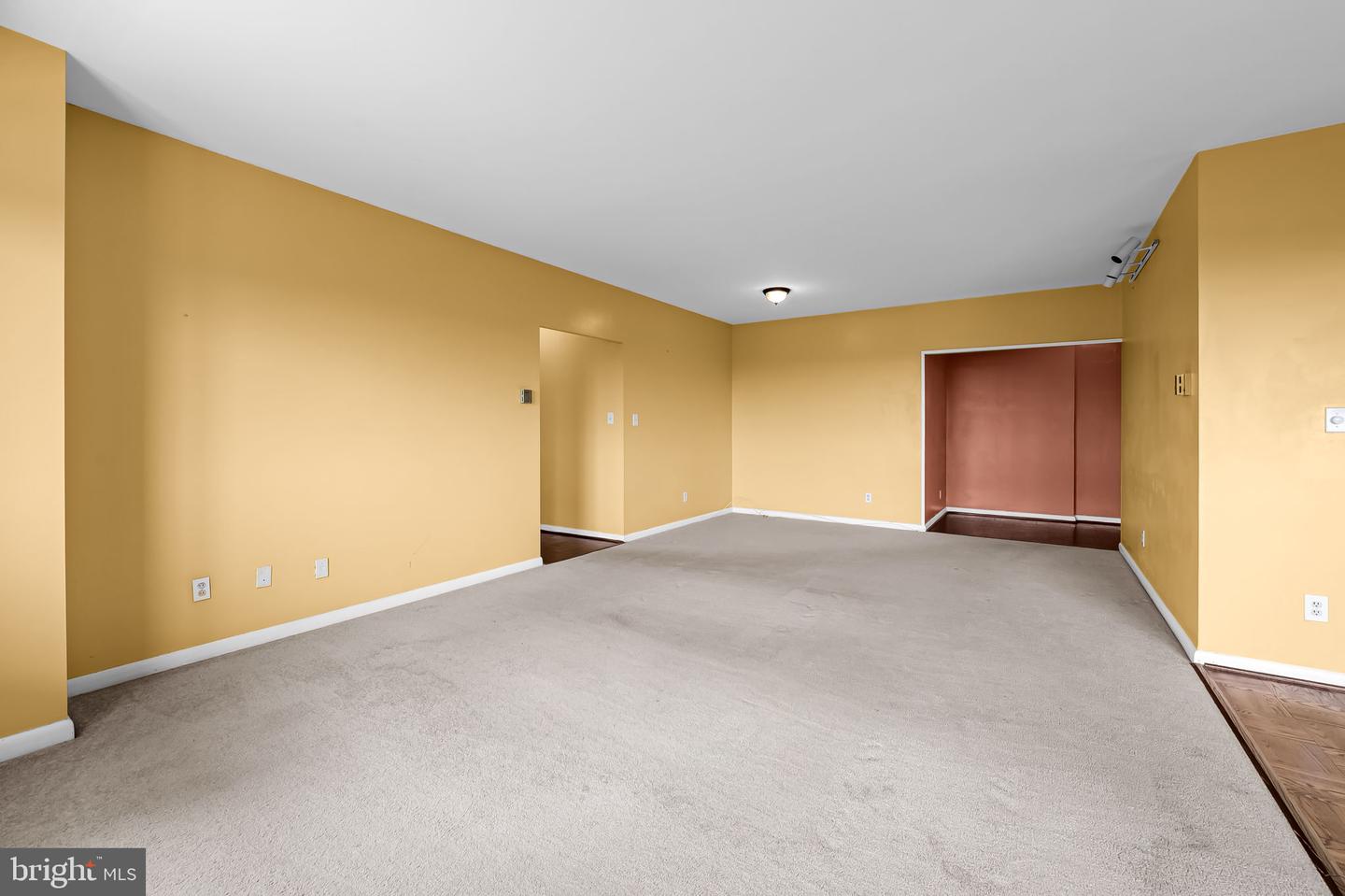 11 Slade Ave #804 Property Photo 8