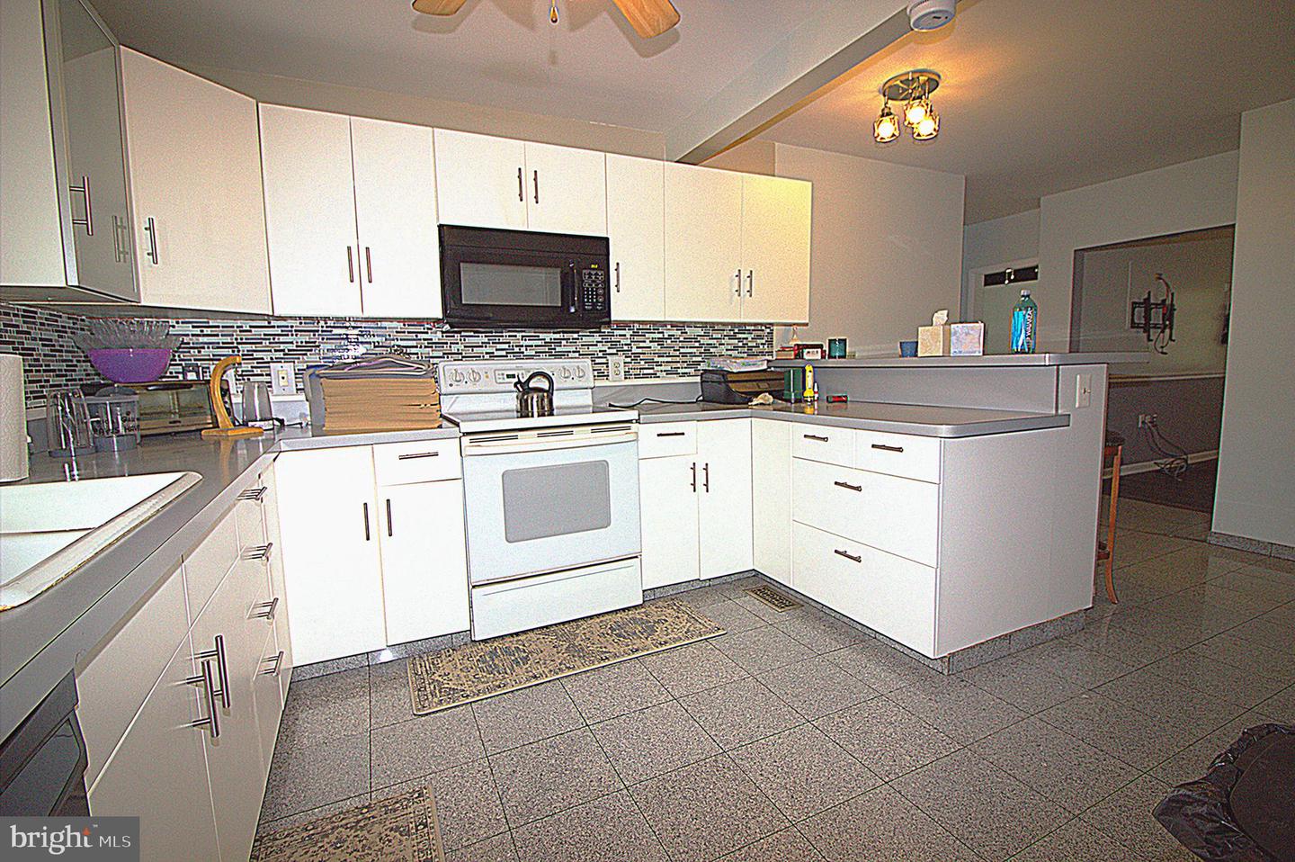 8614 Wendell Ave Property Photo 13