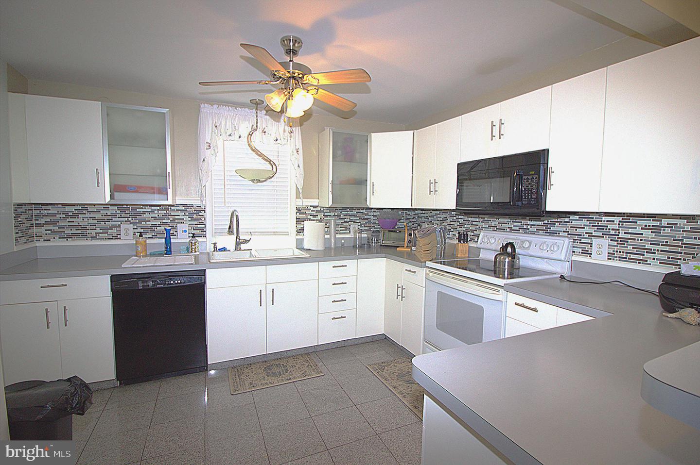 8614 Wendell Ave Property Photo 14