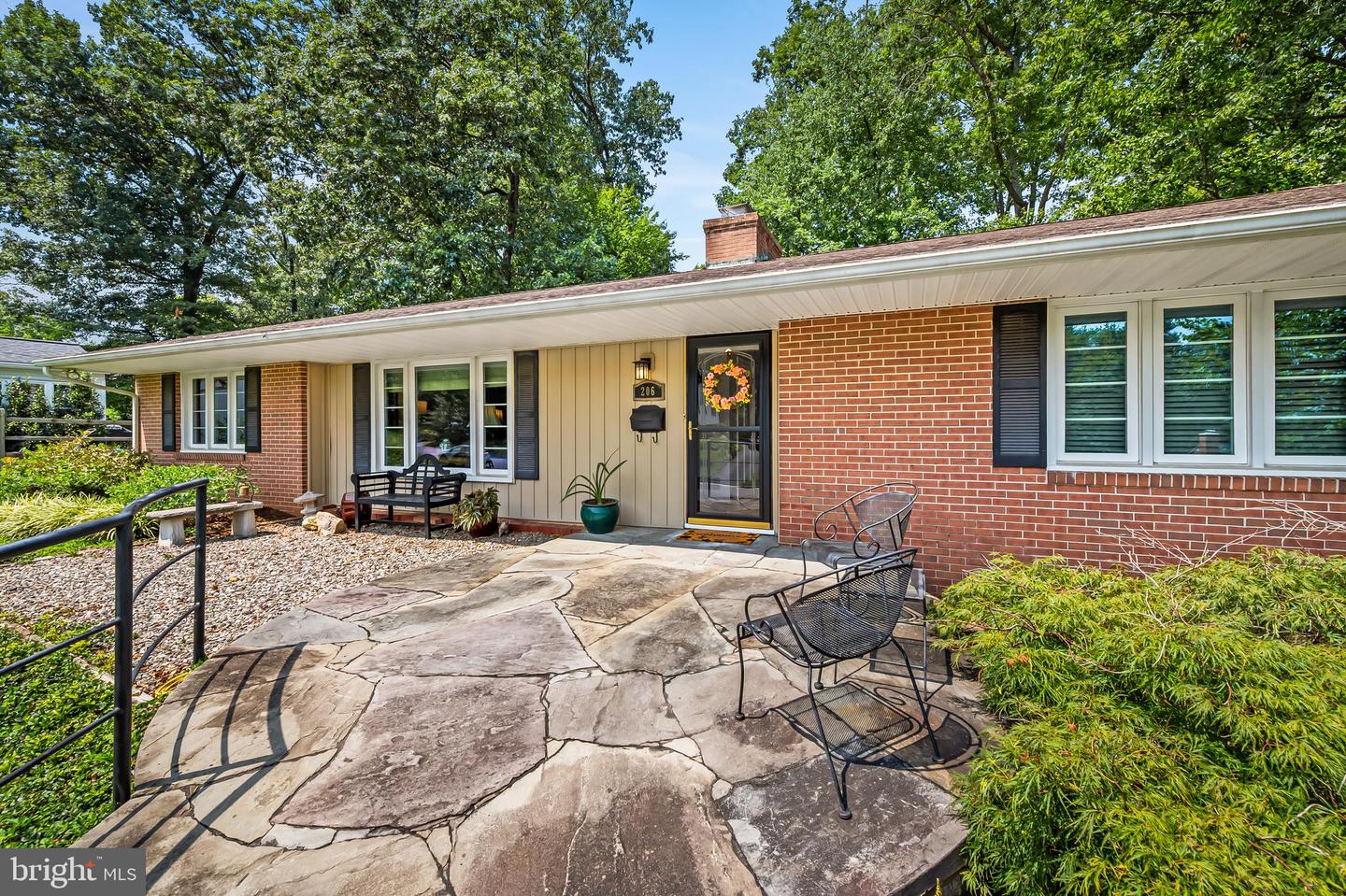 206 CHARMUTH RD