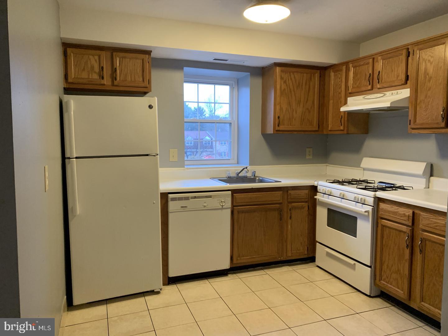 11908 Tarragon Rd #i Property Photo 5