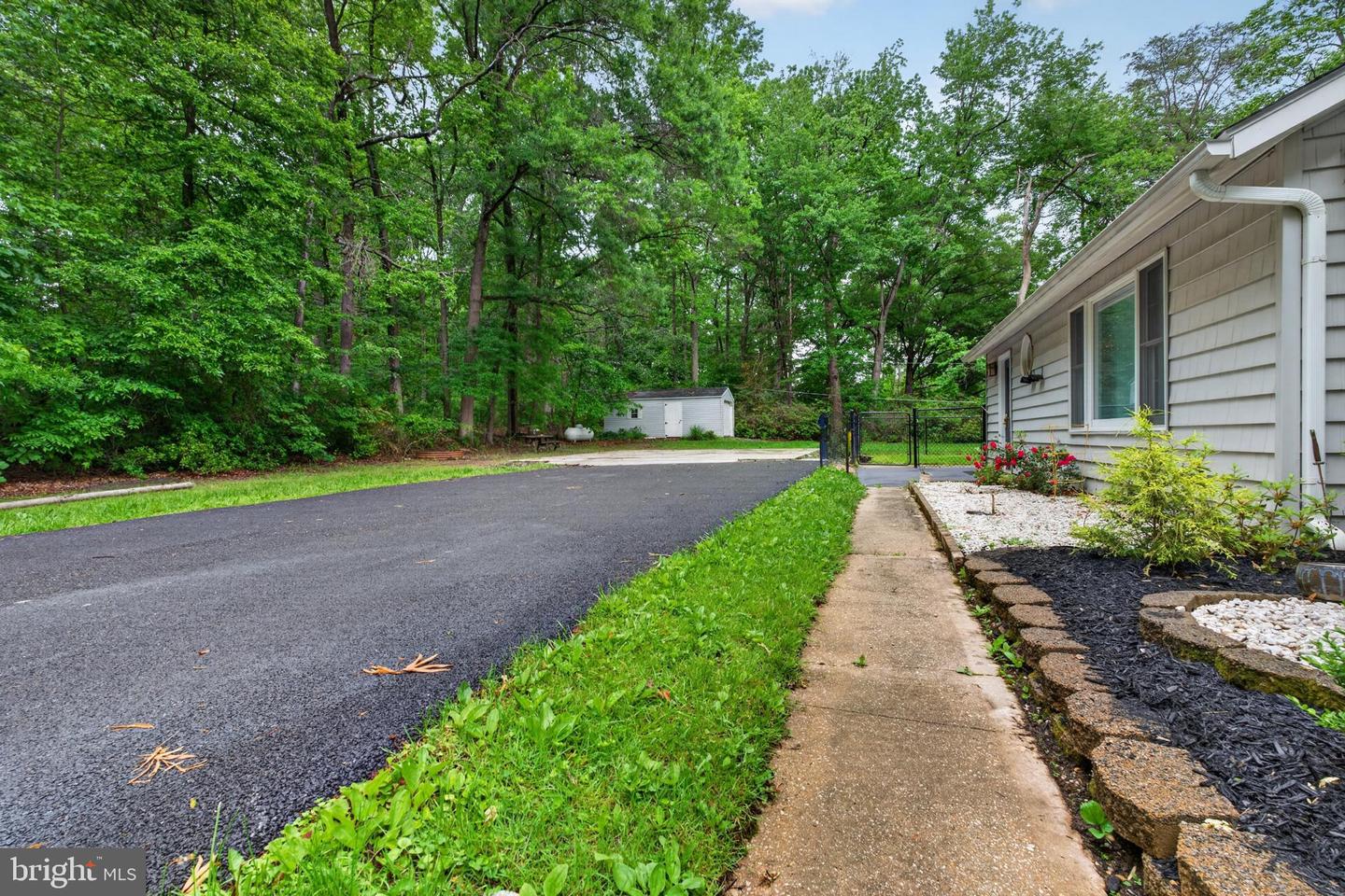 11225 Arbutus Ave Property Photo 4