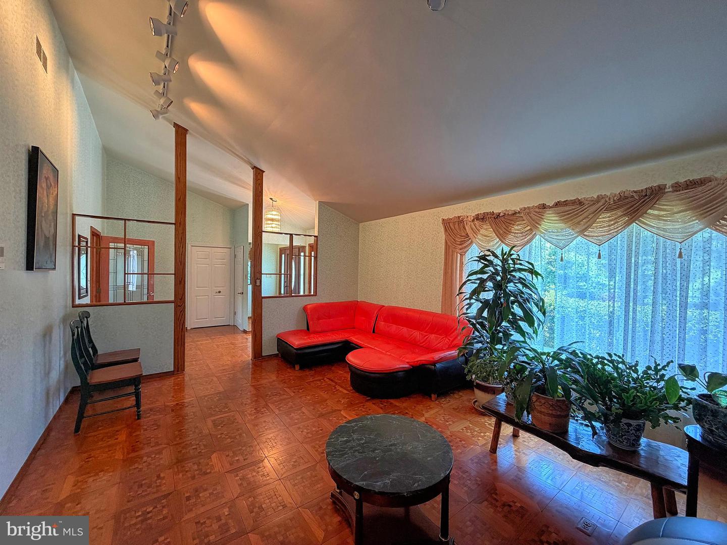 4 Jonathans Ct Property Photo 6