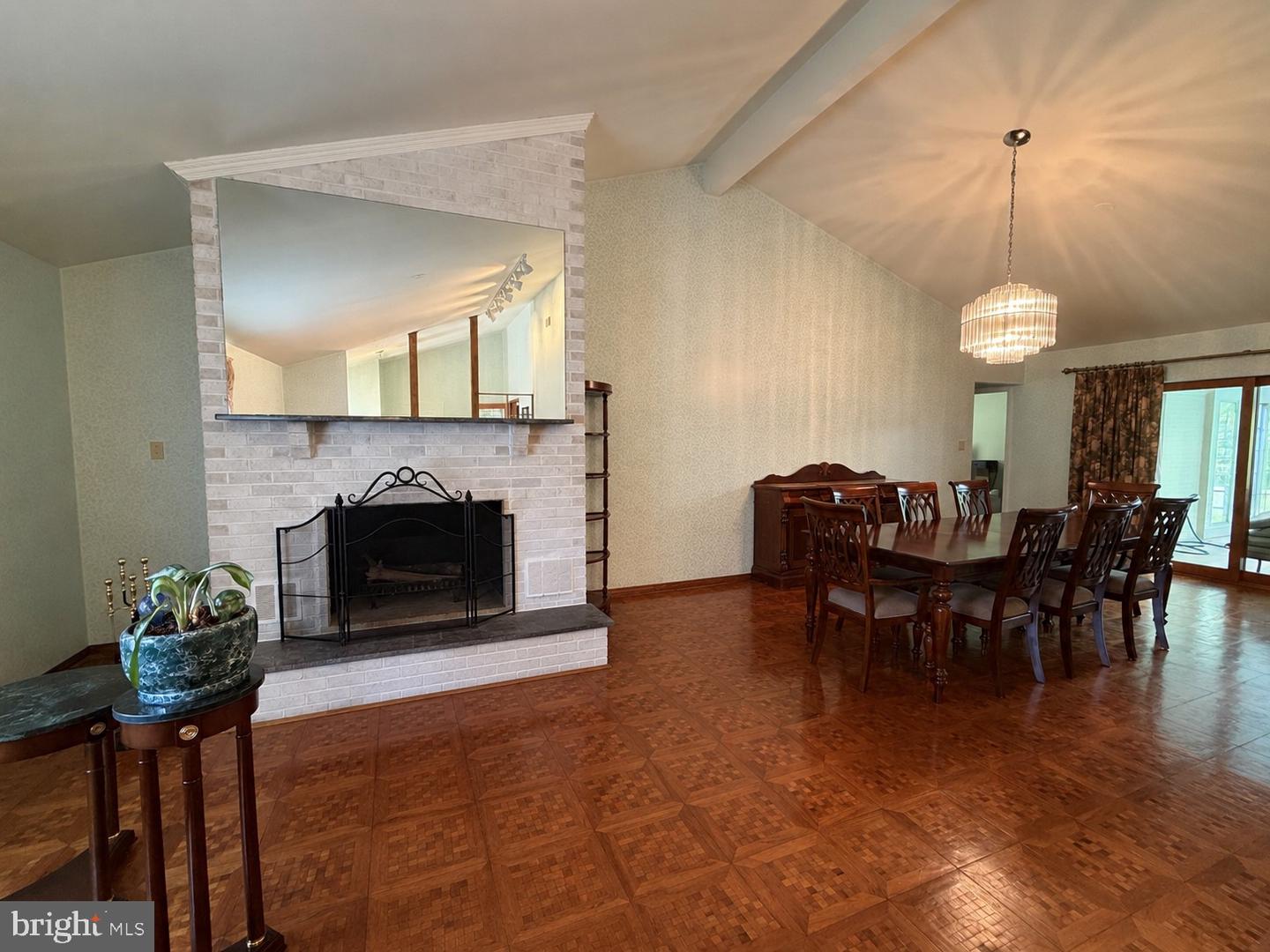 4 Jonathans Ct Property Photo 7