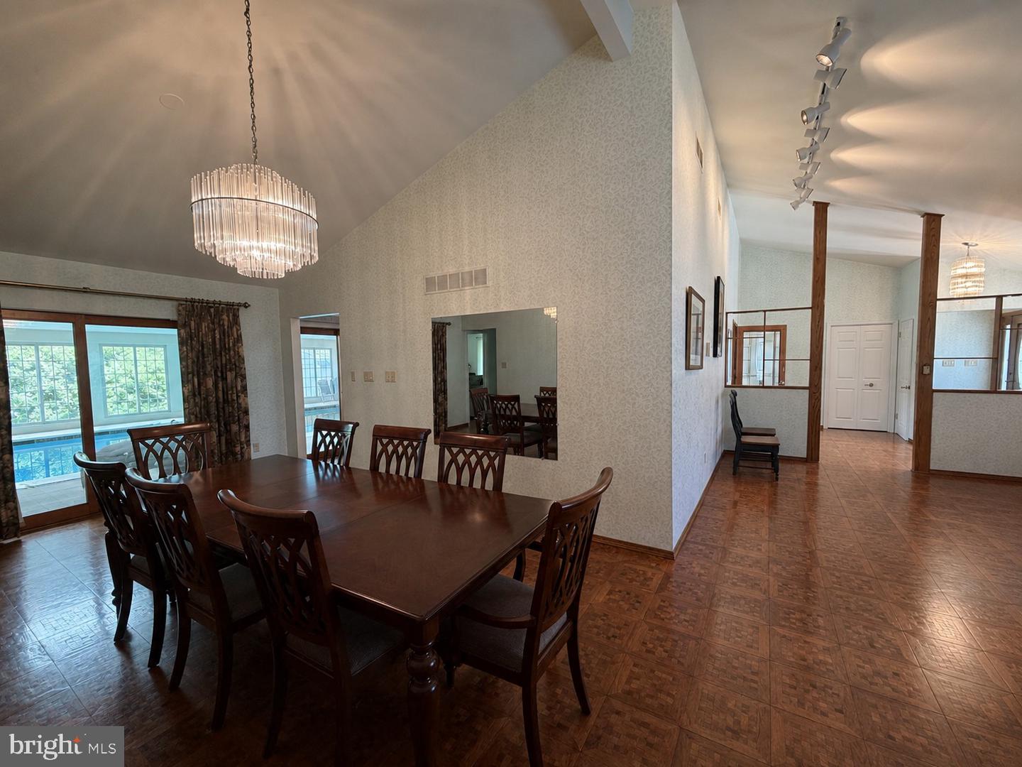 4 Jonathans Ct Property Photo 8