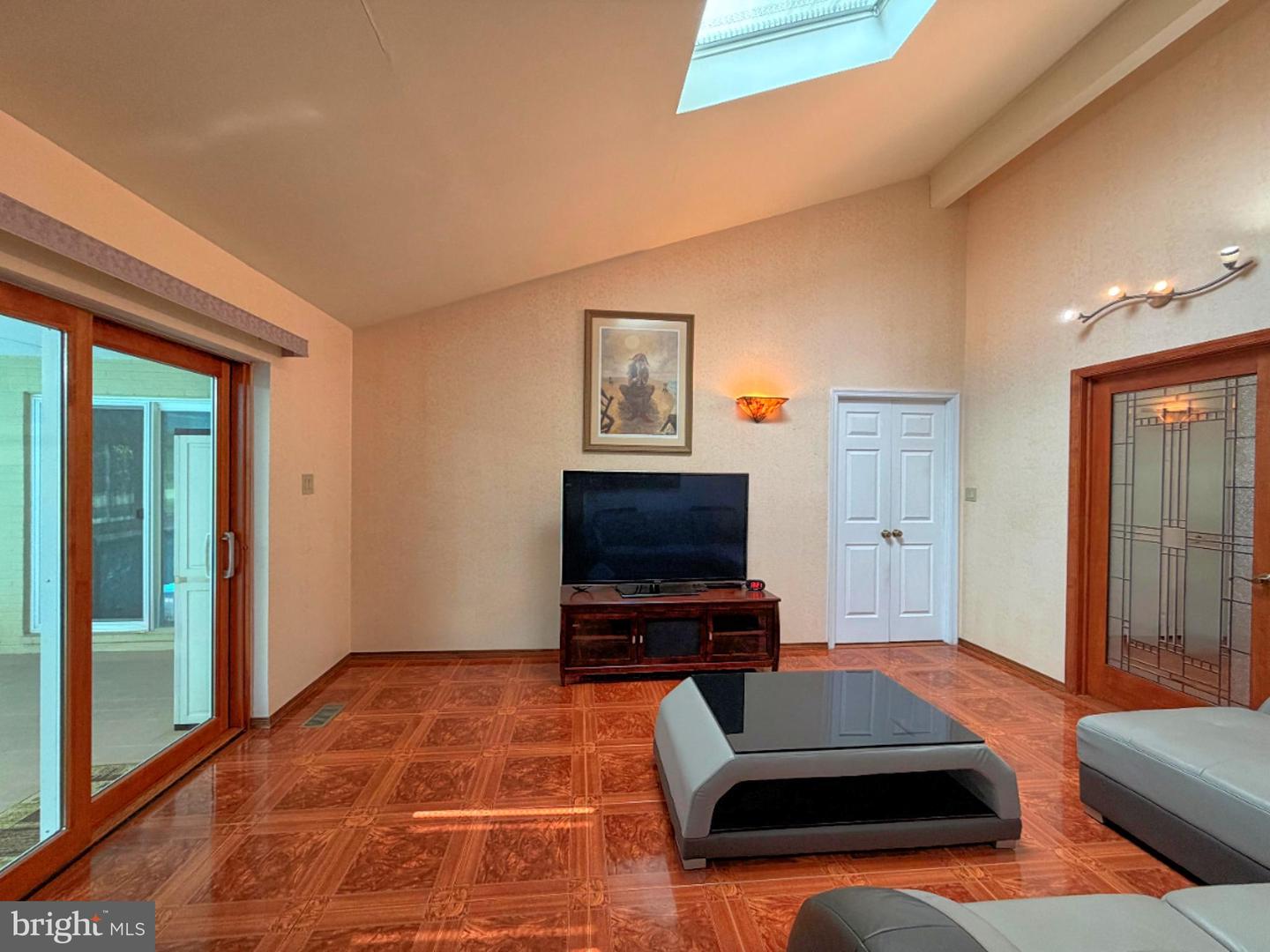 4 Jonathans Ct Property Photo 9