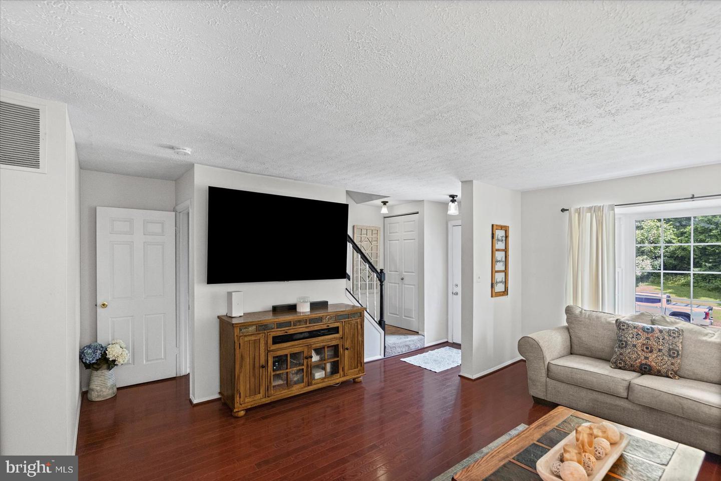 70 Stone Park Pl Property Photo 8