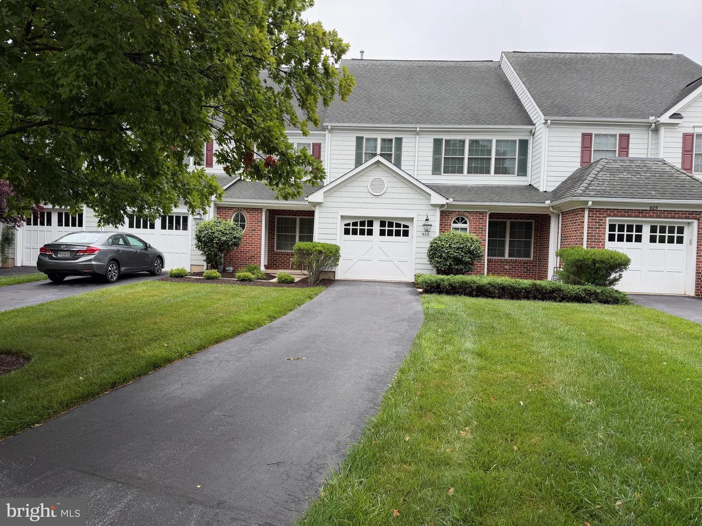 615 Strandhill Ct Property Photo 1