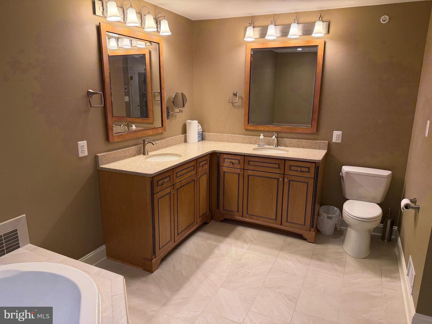 615 Strandhill Ct Property Photo 13
