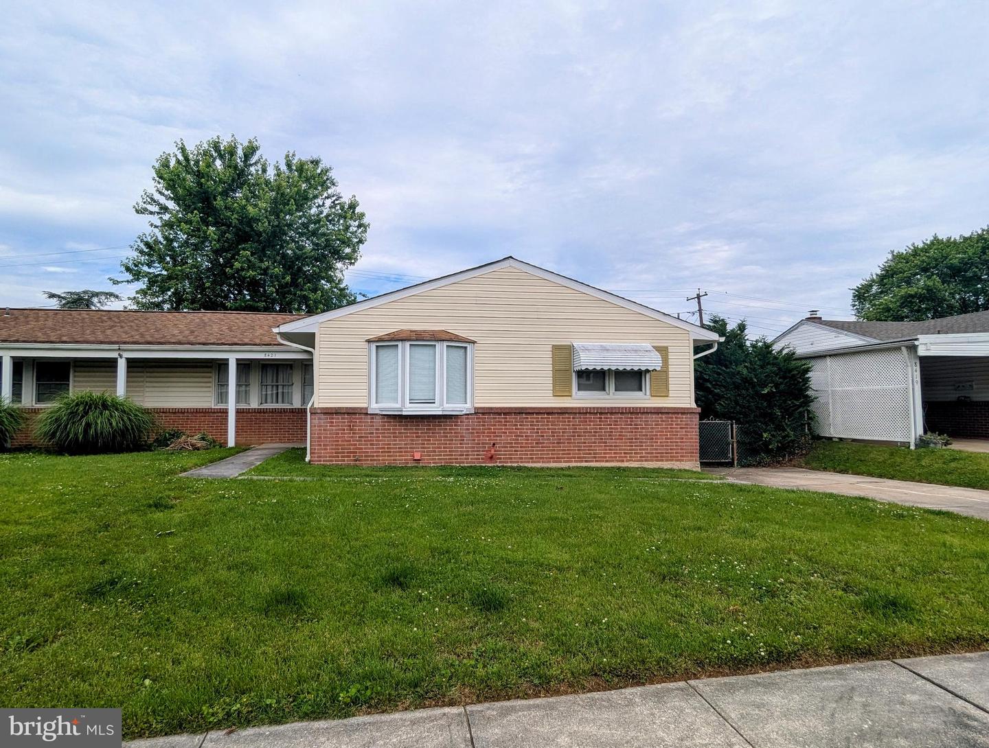 8421 Hallmark Cir Property Photo 1