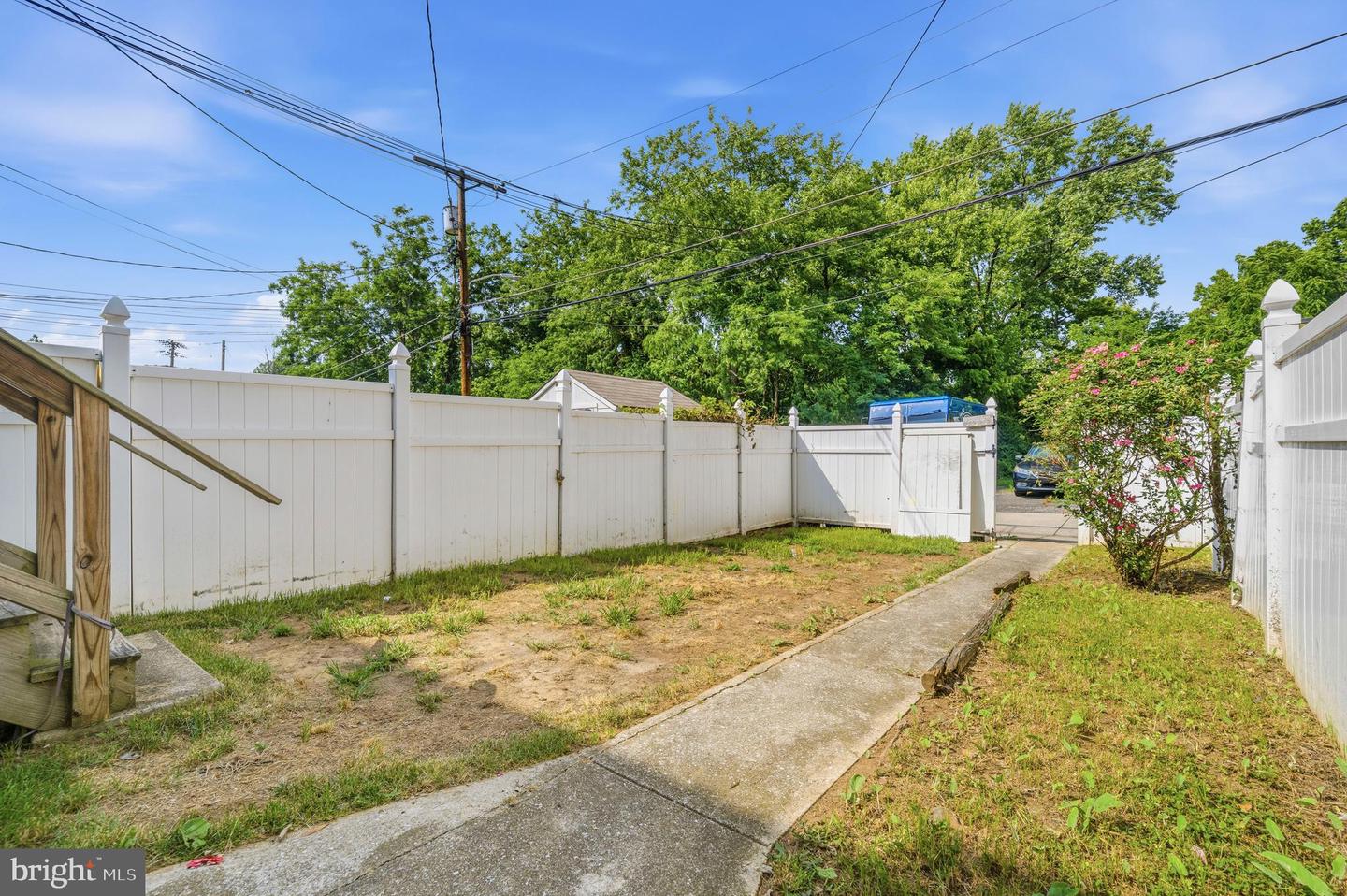 1713 Stella Ct Property Photo 27