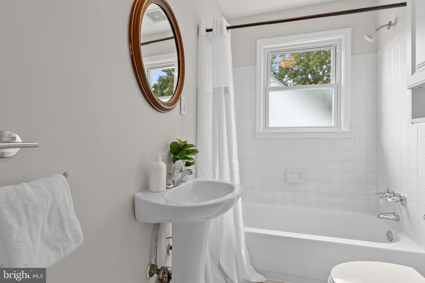 923 Arran Rd Property Photo 24