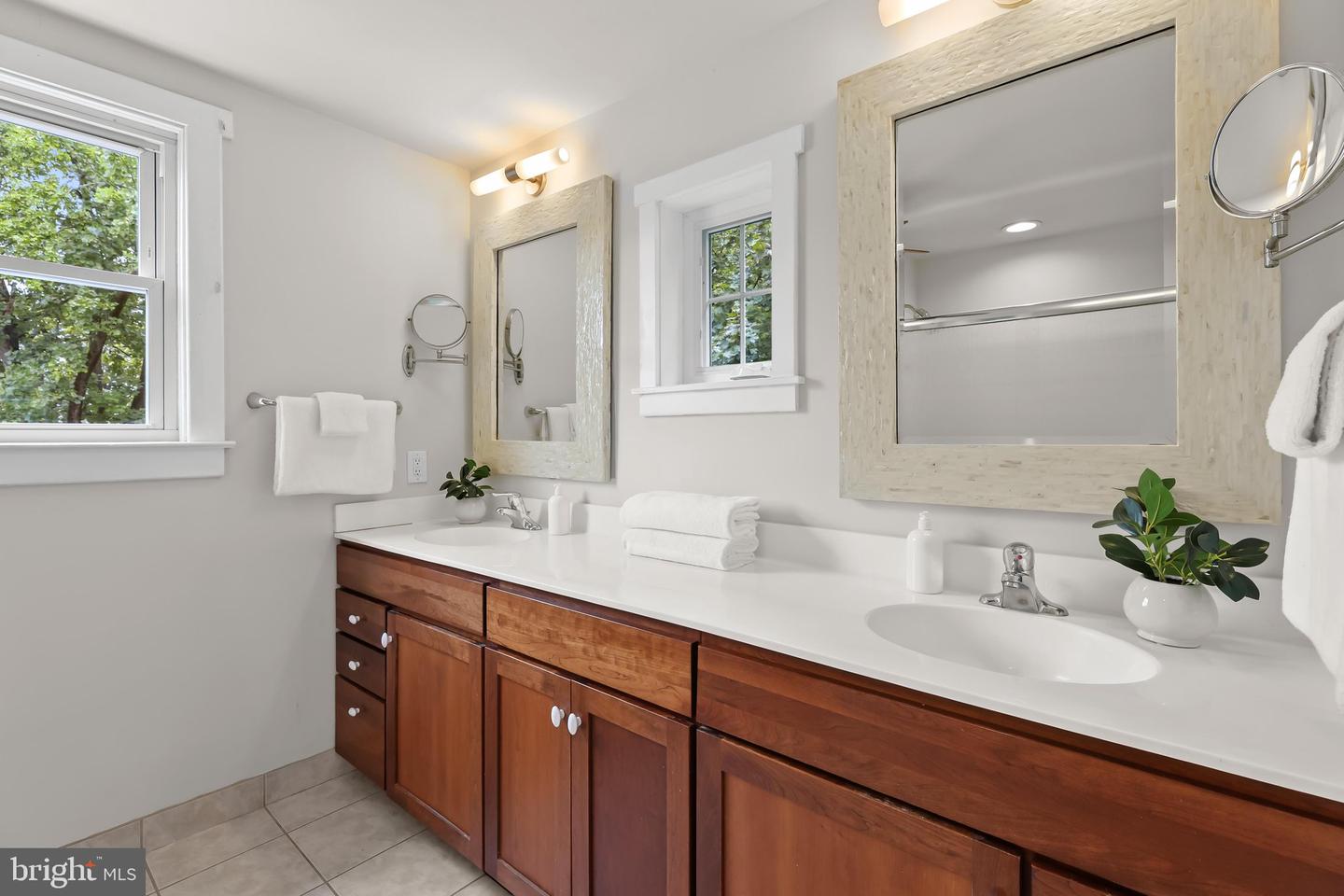 923 Arran Rd Property Photo 41