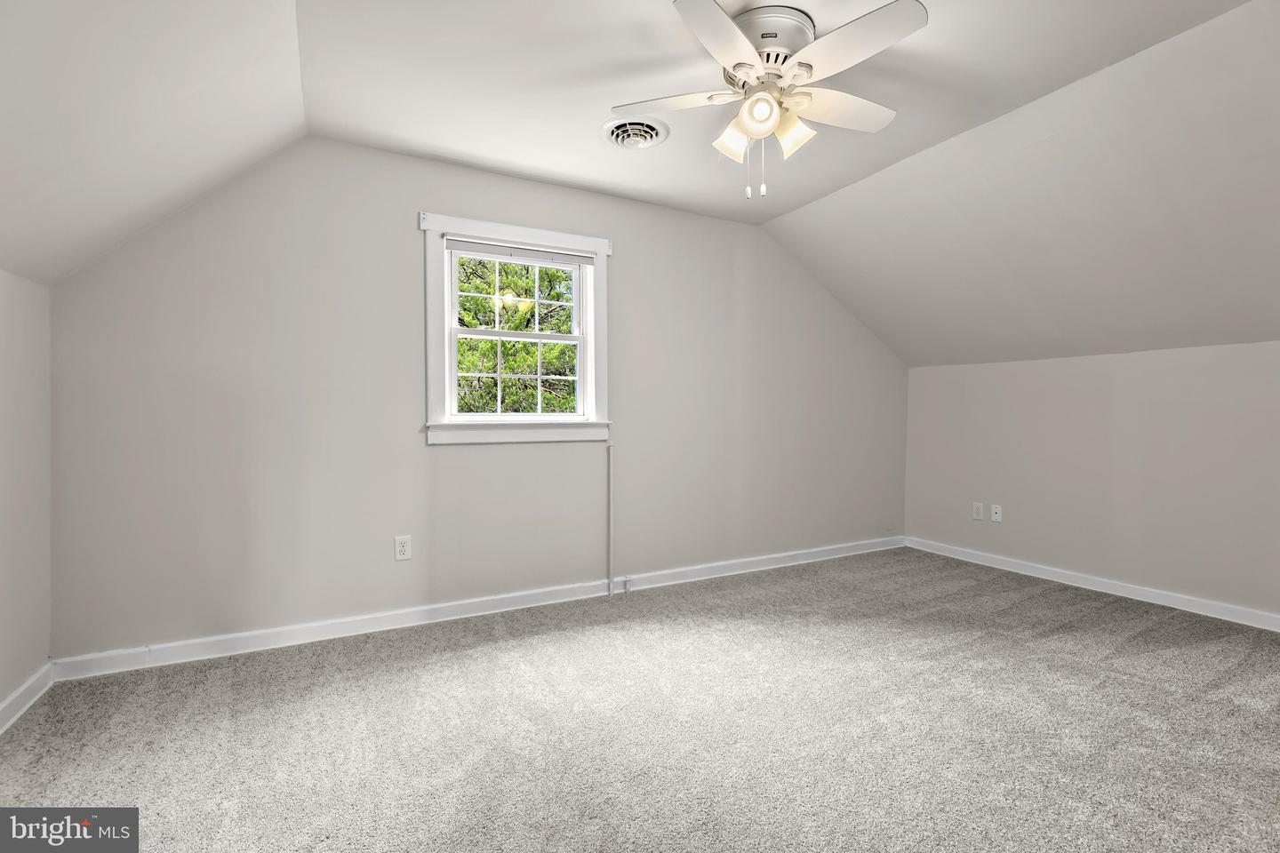 923 Arran Rd Property Photo 59