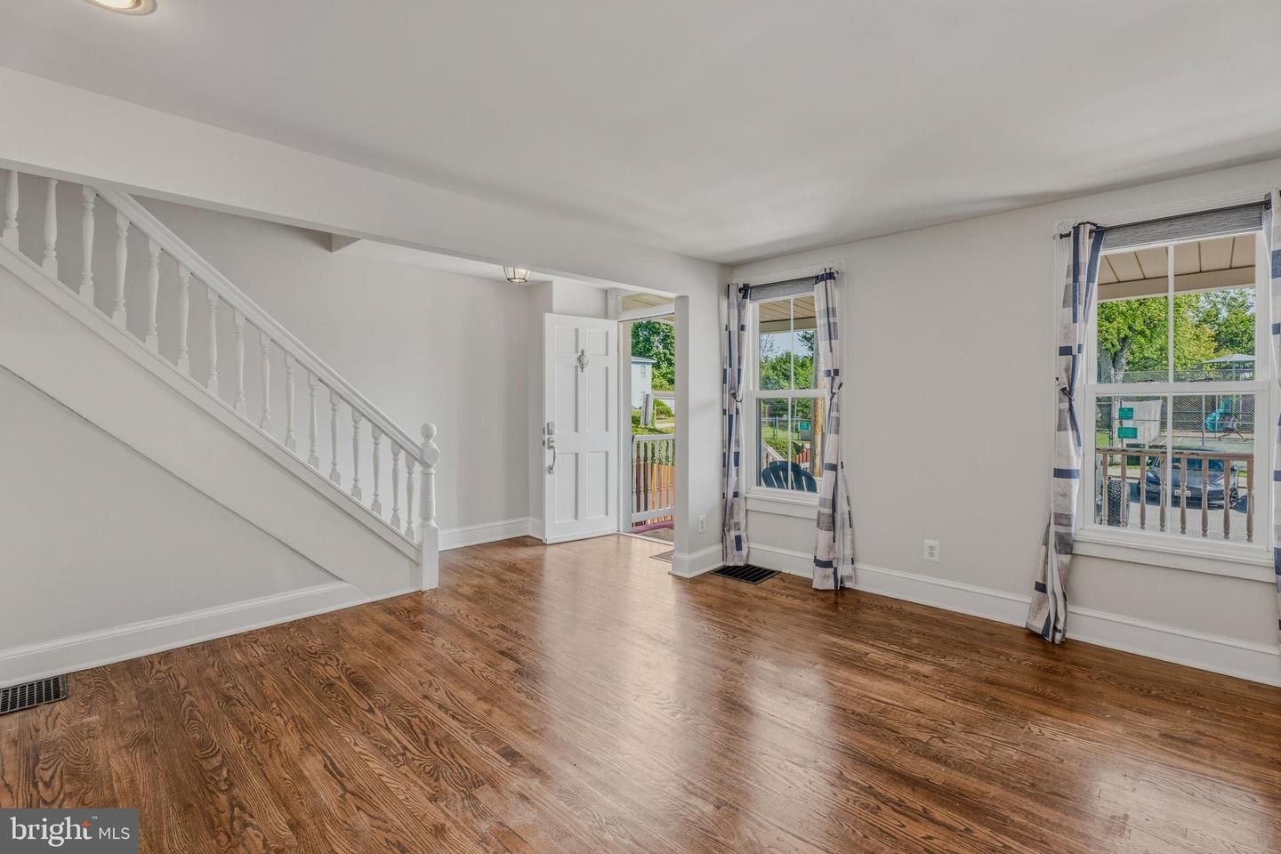 309 Lennox Ave Property Photo 6