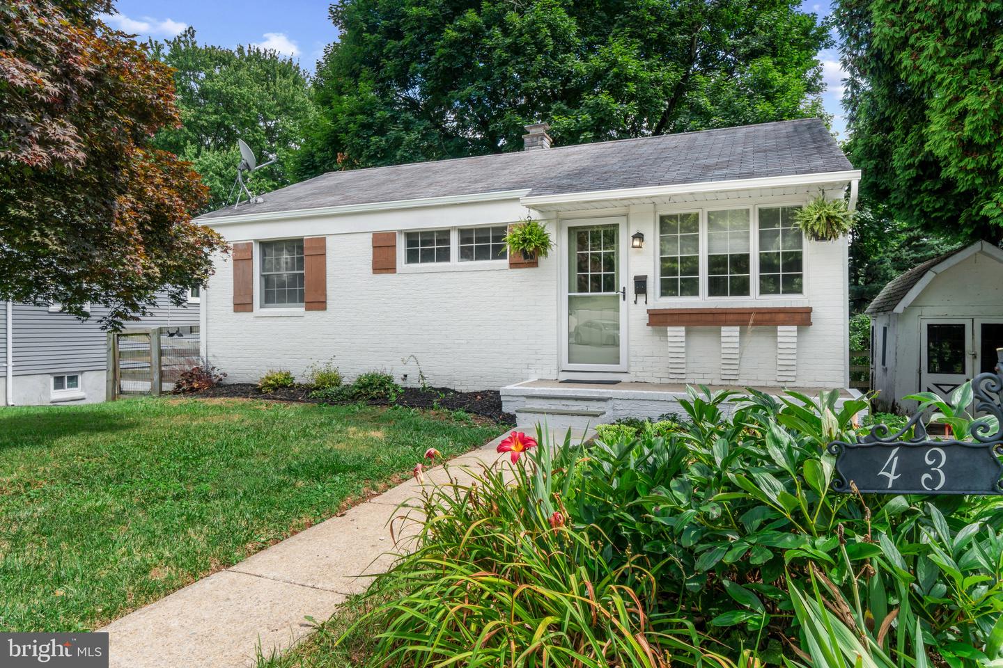 43 TOLLGATE RD Property Photo 1