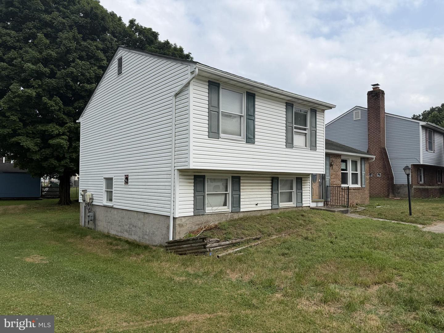 21 Woodmans Ct Property Photo 2