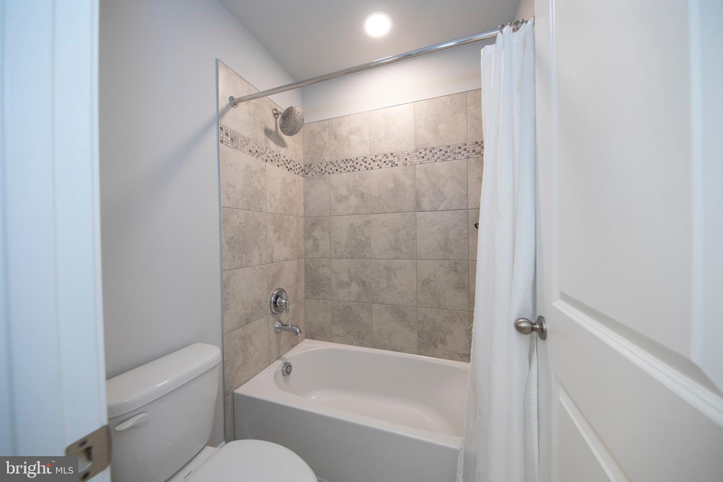 20 Jefferson Ave Property Photo 29