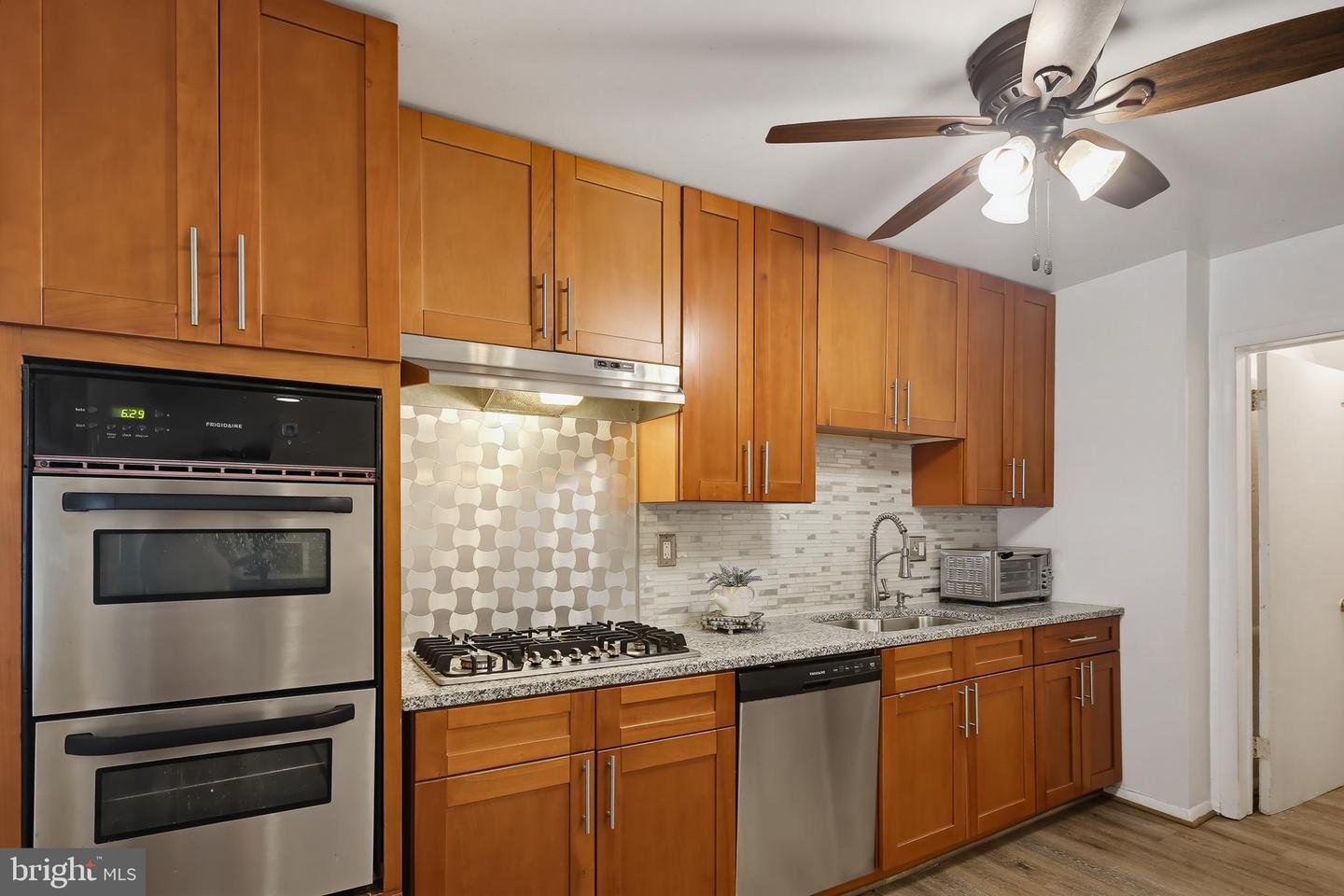 5655 Utrecht Rd Property Photo 2
