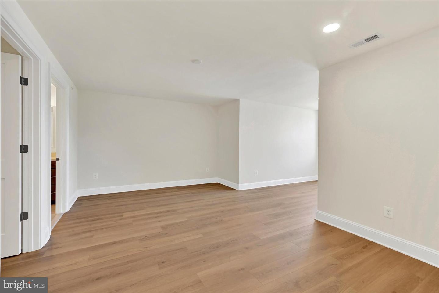 116 Villabrook Way Property Photo 28