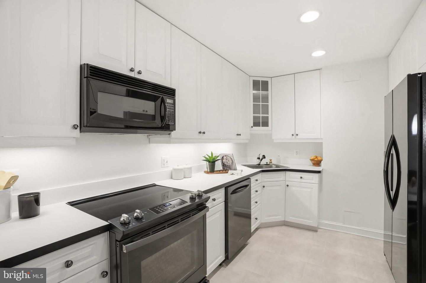 11 Devon Hill Road #b8 Property Photo 7